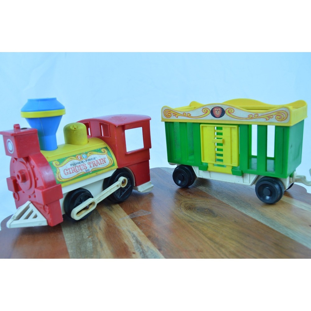 Vintage Fisher-Price Circus Train Engine & Green Car‎